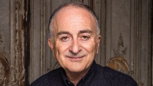 Discovery greenlights Woodcut's Tony Robinson VE Day doc