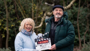 Alison Steadman, Larry Lamb hit the road for Gold