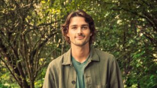 Studio Silverback films YouTube series with Harries