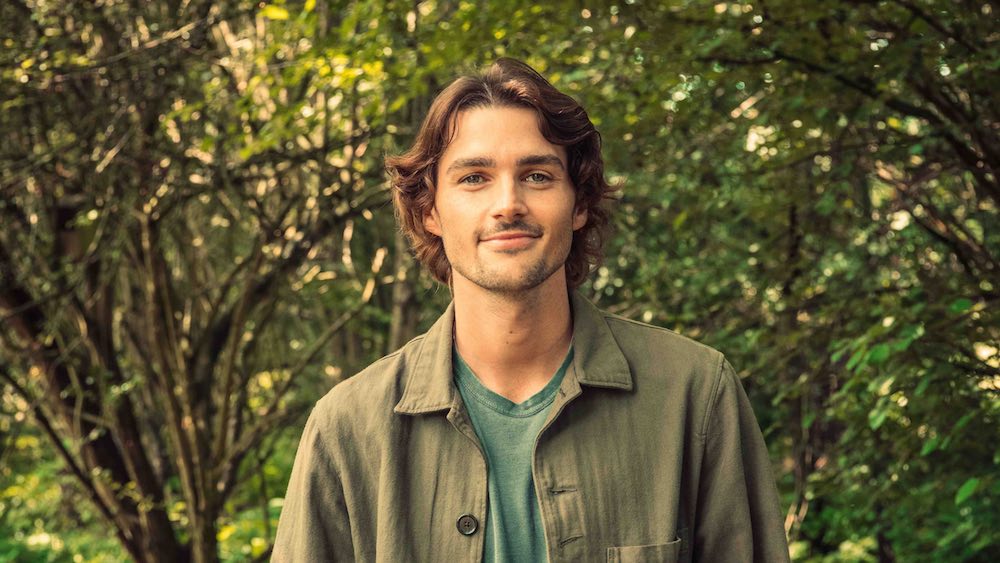 Studio Silverback films YouTube series with Harries