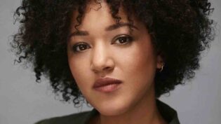 Isis Davis pens Paper Entertainment first series
