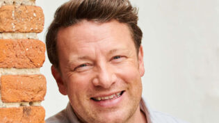 C4 orders Jamie Oliver cookbook star format