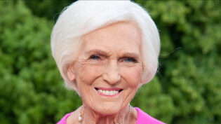 Mary Berry makes Foolproof Dinners for BBC2