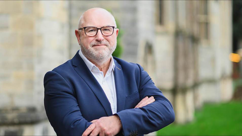 DLT opens Welsh base with Islwyn Thomas to helm