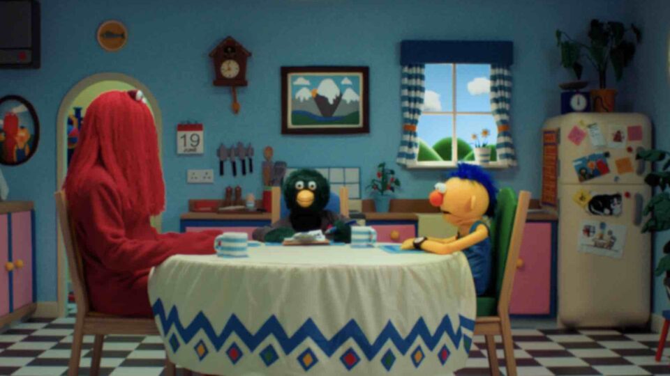 Trailer: Don't Hug me I'm Scared